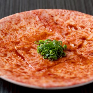 口の中でとろけるローストユッケ