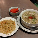 ティン・フック - 