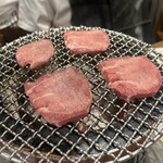 炭火焼肉ホルモンさわいし - 