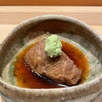 鮨しゅんじ - 鮪かまとろ　角煮