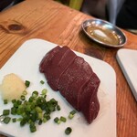 ホルモン屋 だん - ハツ刺し！ほーーんとに厚切りうますぎさっぱりうますぎ！