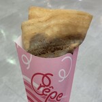 カフェパンナ - クリームは甘すぎずちょうど良いバランスで、チョコとバナナとの相性も◎。ボリュームもほどよく、お値段を考えると十分満足感がありました。