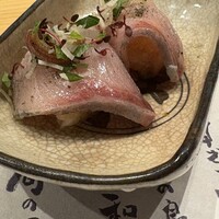 炭火割烹 麻布龍土町 - お通し、、というには贅沢な一品。ここからして美味しかった。期待が膨らむスタートです。