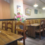 ベトナム料理 トゥアン - テーブル席