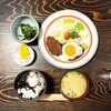 ハチロー - ハンバーグ定食800円　カニクリームコロッケ追加400円