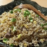ゆるり 中華食堂 癒食同源 - 香ばしい叉焼チャーハン 820円。