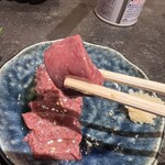 動物園通り もつ肉店 - 