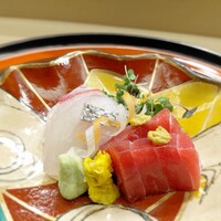 赤坂 菊乃井 - ⚫【向付】
                      「明石天然鯛　鮪　あしらい一式」