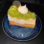 シャインマスカットとレアチーズのタルト(1250円)