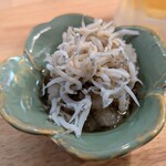 立ち飲み美味 - つき出し　しらす大根おろし