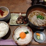 炉端と釜めし 五百蔵 - 炙り鶏なんばん胡麻そばと自然薯の月見とろろ