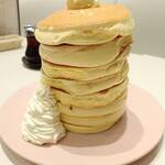 belle-ville 横浜ワールドポーターズ店 - メープルシロップかける前　バベルの塔やで