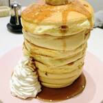 belle-ville 横浜ワールドポーターズ店 - ８段重ねパンケーキ