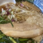 麺屋　吾 - チャーシューの下から、もやし現る！