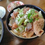 マスダ食堂 - もつ煮込み