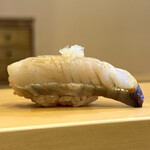 鮨駒 - ・サワラ 藁焼き