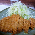 とんかつ美よし - とんかつ、結構おおきい