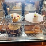喫茶CHABO - ケーキのショーケース
