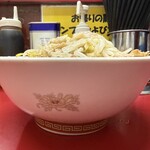 ラーメン二郎 - 横から