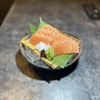 生サーモン刺し