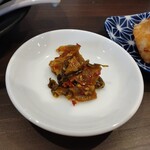 ぶたとほね - 辛子高菜。見た目よりは辛くなく、オイリーでご飯に合いそう。