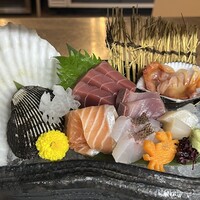 本日のお刺身盛り合わせ(2~3名様盛り）