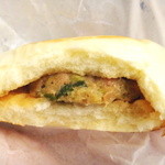 桂林 常菜房 - 餃子バーガー断面