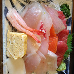月寿司 - 海鮮丼のネタ