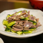 中華料理 春雷 - 砂肝と秩父キュウリのニンニき‼︎ク風味