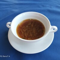 レストラン鳥居平 - 色が濃かった玉ねぎスープ。「あま～い」