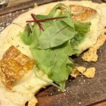 燻製×ハイボール 燻男 - 6.燻製カマンベールのピザ〜ハチミツ掛け〜