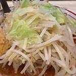 蒙古タンメン中本 - タップリの野菜