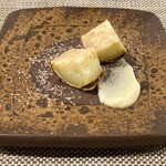 大阪 天ぷら さく - 茨城県産紅はるかの天ぷら〜林檎のピューレと冷製フォアグラの雪化粧〜