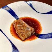 USHIMITSU NISHIAZABU - ③サーロイン（岩手）ネギ、ニンニクのソース