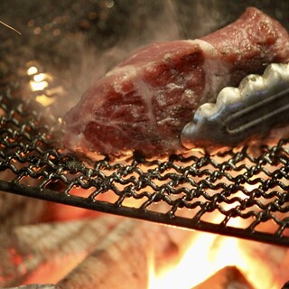 こだわりの紀州備長炭！炭の香りが美味しさをより引き立てます