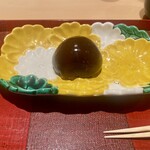 銀座 しのはら - 写真ではわかりませんが　この葛饅頭が今日は一段の大きい