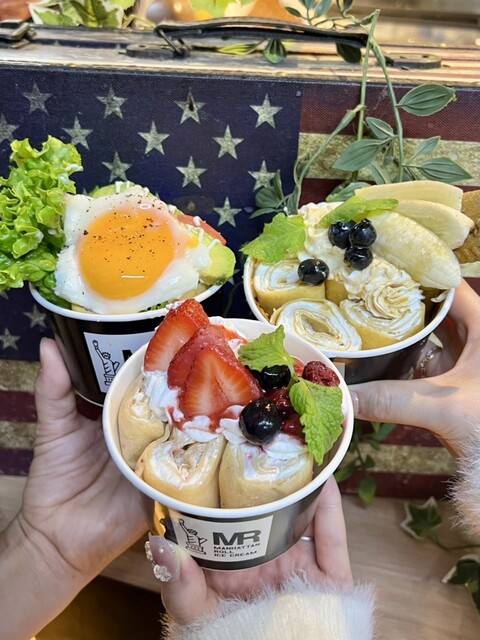 MANHATTAN ROLL ICE CREAM Oosu Ten