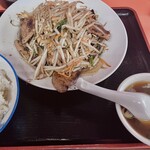 伊勢屋 - レバー炒めのボリューム感