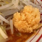 蒙古タンメン中本 - タップリのクラッシュにんにく！！