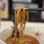 蒙古タンメン中本 - 特製太麺にスープがよく絡んで旨し！！