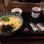 Bicchuu Teuchi Udon Oonishi - 倉敷名物セット。ぶっかけうどんとままかり寿司のセットです。