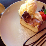 roku cafe - ラフランスのベイクドチーズケーキ(¥700)