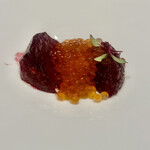 Florilege - ビーツ、いくら、卵黄のソース