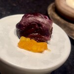 Florilege - 牛ミンチ赤ワイン煮の赤キャベツ巻き、柿のコンポート