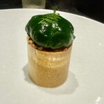 Florilege - 鰻ともち米のチュイル巻き、ほうれん草のお浸し