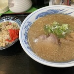 ラーメン昇龍 - 生姜が効いてる新味噌ラーメン&半チャーハン