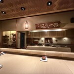 青蓮院門跡前 月おか - 