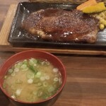 ハンバーグ・ステーキ&J - 