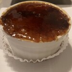 オーボンヴュータン - 焦がしキャラメルの香りがが印象的。キャラメルの下は、カスタードクリームなどなど。