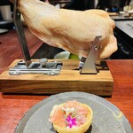 鶏匠 膳 - 大きな鶏生ハム